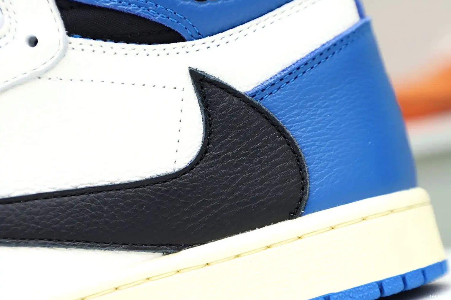 1 HIGH TRAVIS AIR DESIGN X SCOTT FRAGMENT RETRO X JORDAN Kimikick 0405